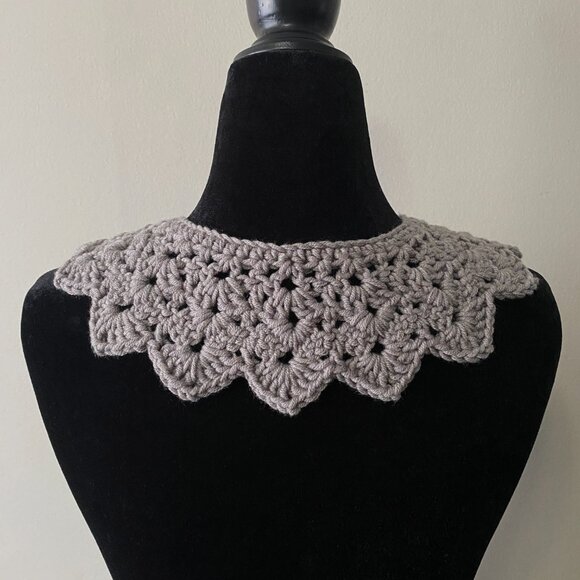 Handmade Crochet Grey Poly Collar Neckwear Accessory - Picture 3 of 6